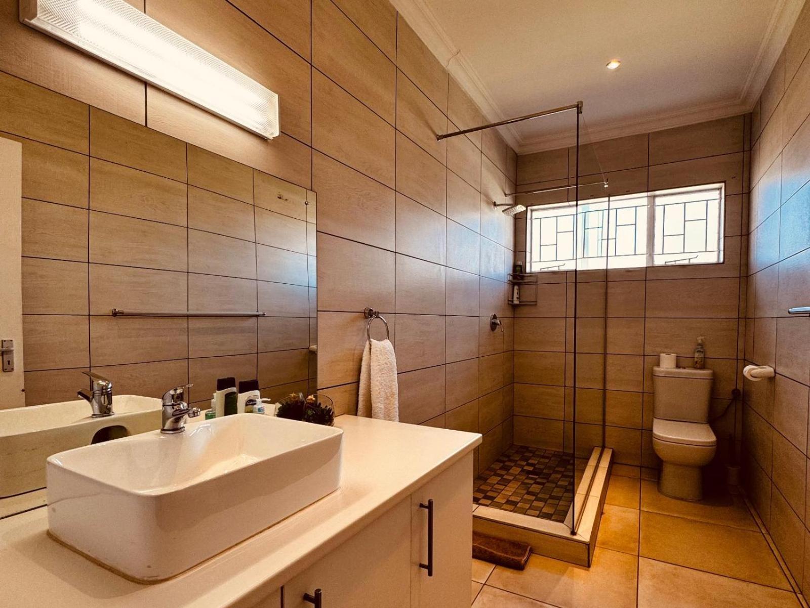 Flying Ostrich Guesthouse & Self-Catering Accommodation 马林塔尔 客房 照片